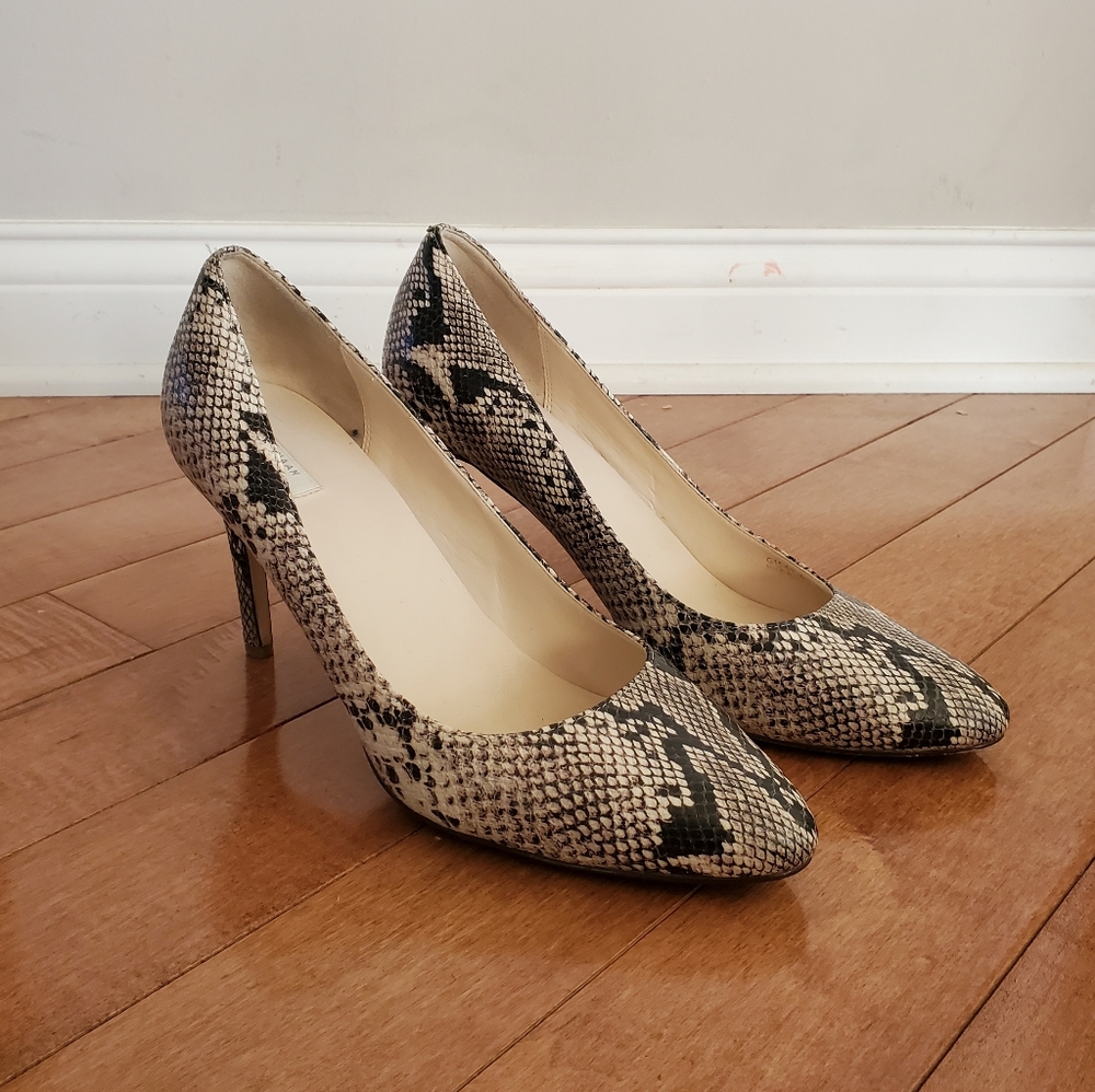 Cole Haan Snakeprint Leather Pumps in Size 11
